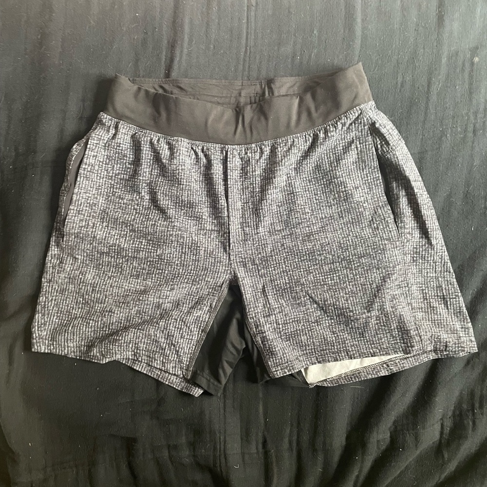 Lululemon T. H. E. Short Linerless athletic short size medium rare black/gray